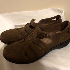 Clarks brown sandals NWT